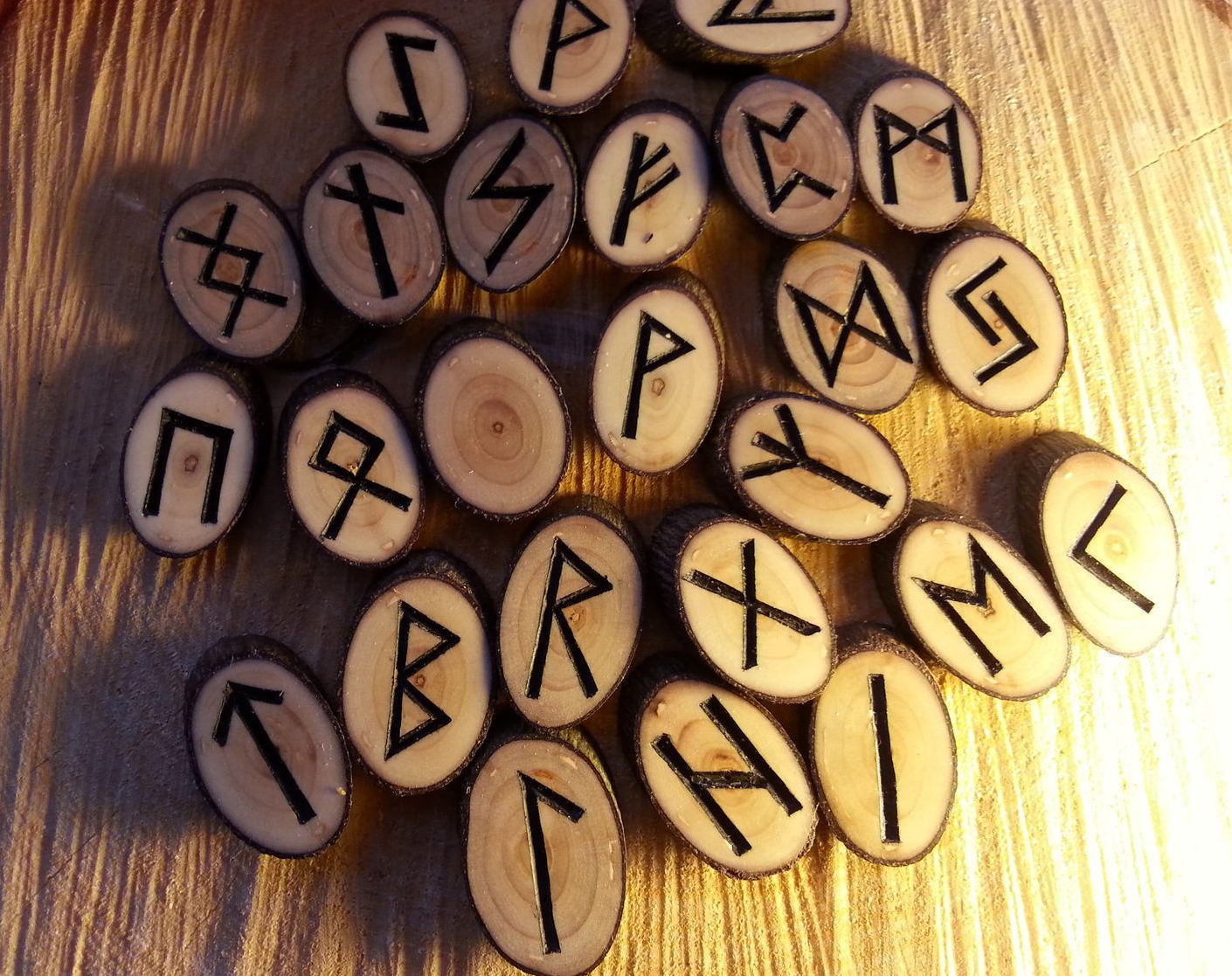 Где купить руны из дерева.