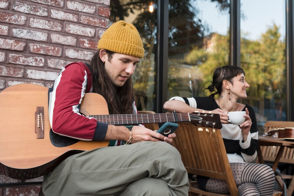 Игра на гитаре для начинающих детей: особенности и преимущества