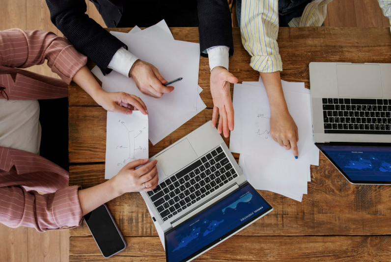 Преимущества аутсорсинга: почему компании передают задачи на сторону