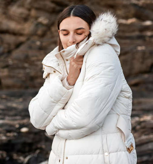 Как выбрать женский пуховик: советы для комфортной зимы