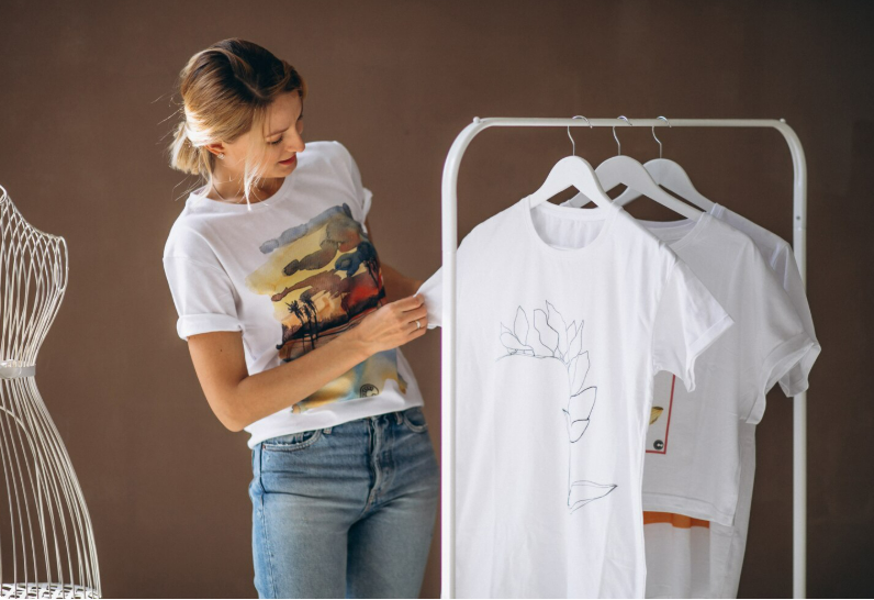 Как подготовить макет для футболки с принтом на заказ: требования к файлам, цвета, размеры