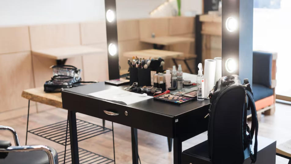 Салон красоты как тихий остров перемен: почему одни пространства становятся легендами, а другие забываются за сезон