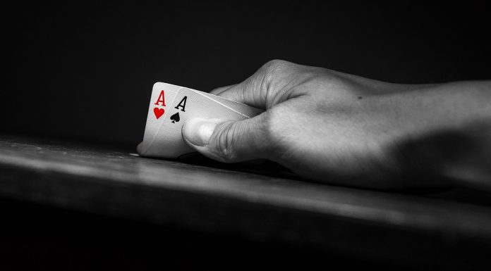 Свои способы известных игроков привлечь удачу в покере Pokerok