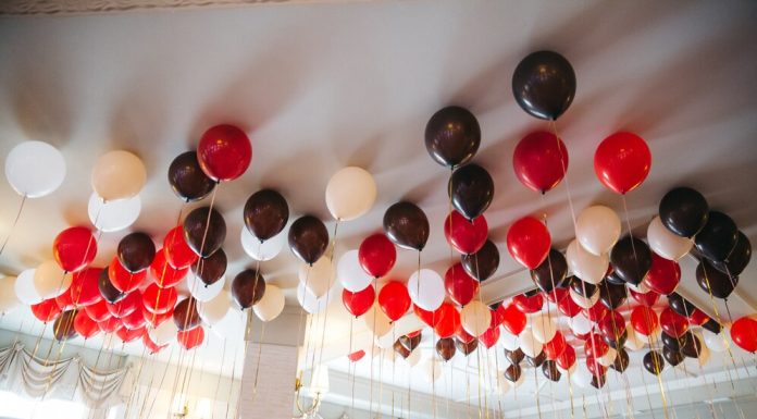 Шары под потолок: Какие особенности?