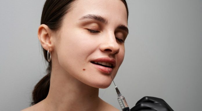 Контурная пластика филлерами: особенности процедуры