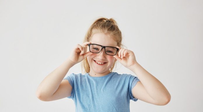 Очки для девочек для зрения: какие особенности