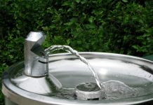 Питьевые фонтанчики: почему они стали незаменимыми в нашем доме и офисе