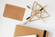 Сувенирная продукция с логотипом на заказ: как сделать бренд запоминающимся