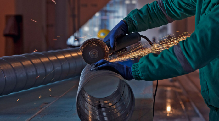 Искусство металлического травления: как создаётся сувенирная и рекламная продукция высокого класса