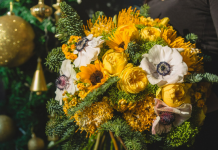Новогодний букет – трансформация новогодней символики в современной флористике
