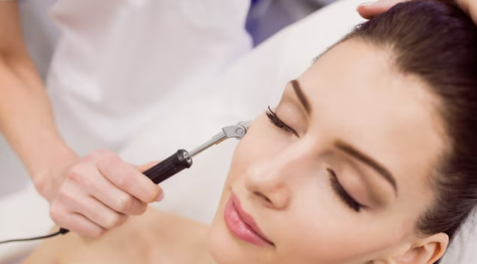 УЗ-чистка лица: современный подход к глубокому очищению кожи