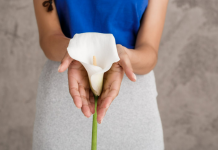 Как выглядят творожистые выделения при молочнице: учимся понимать сигналы организма