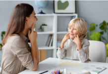 Как проходит занятие ребёнка с логопедом: подробное путешествие от звука к свободной речи