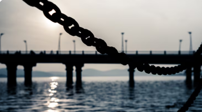 Якорная цепь: невидимый страж любого судна, что стоит на якоре