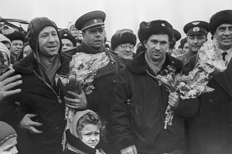 60 лет назад человек впервые вышел в открытый космос. Как это было