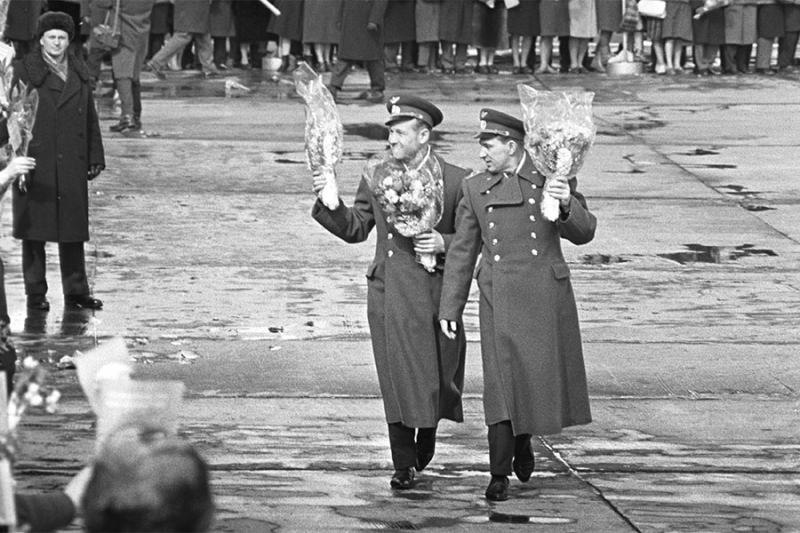 60 лет назад человек впервые вышел в открытый космос. Как это было