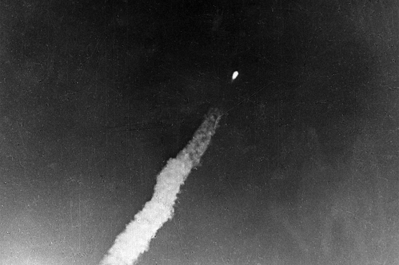 60 лет назад человек впервые вышел в открытый космос. Как это было