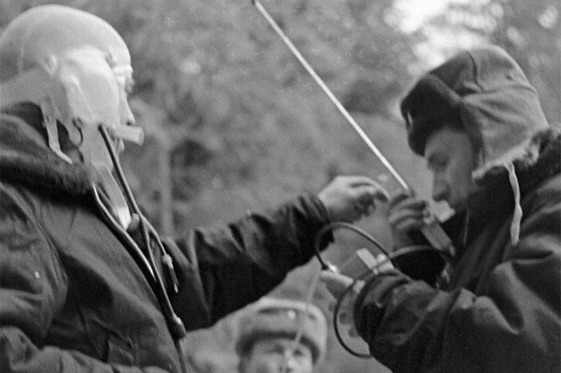 60 лет назад человек впервые вышел в открытый космос. Как это было