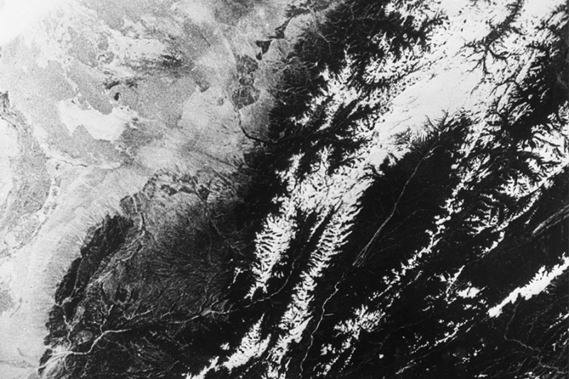 60 лет назад человек впервые вышел в открытый космос. Как это было