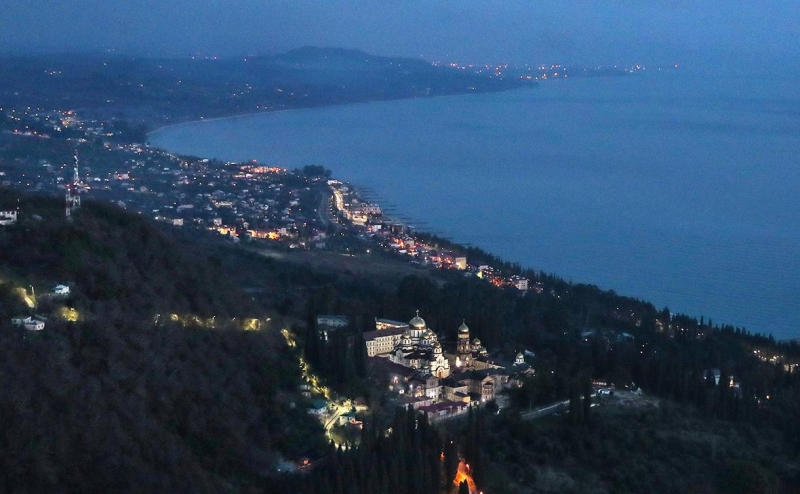 Абхазия сообщила о начале гуманитарных поставок электричества из