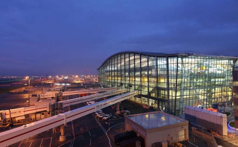 Аэропорт Хитроу закрыли из-за пожара на снабжающей подстанции