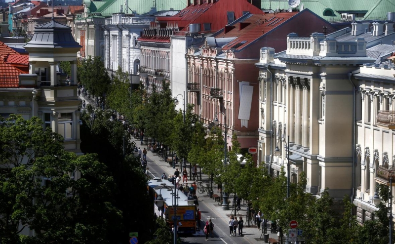 Аэропорт Вильнюса приостановил полеты из-за воздушных шаров