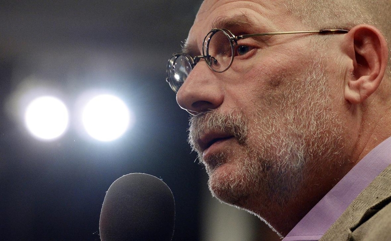 Акунин сообщил о блокировке Роскомнадзором его книжного магазина