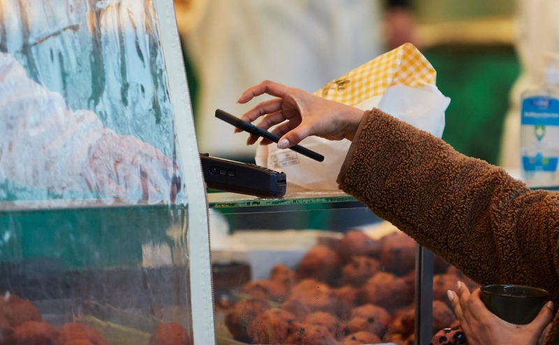 Альфа-банк раскрыл подробности оплаты через iPhone без доступа к