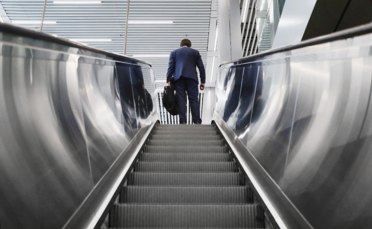 Альфа-банк раскрыл подробности оплаты через iPhone без доступа к