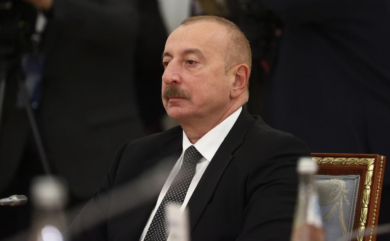 Алиев пообещал помочь французским территориям в обретении