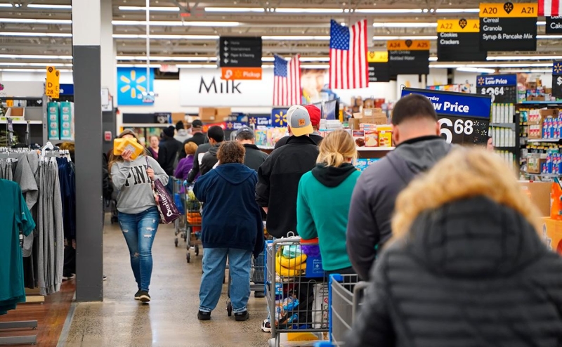 Американцы начали закупаться продуктами на фоне введенных Трампом