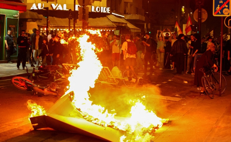 Антифашисты устроили массовые беспорядки во Франции из-за успеха Ле