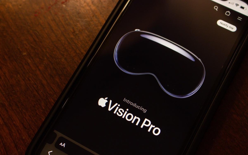 Apple представила MacBook Pro, который три недели назад появился в