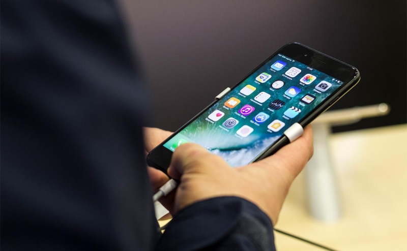 Apple разрешила разработчикам из России сторонние платежи. Что это