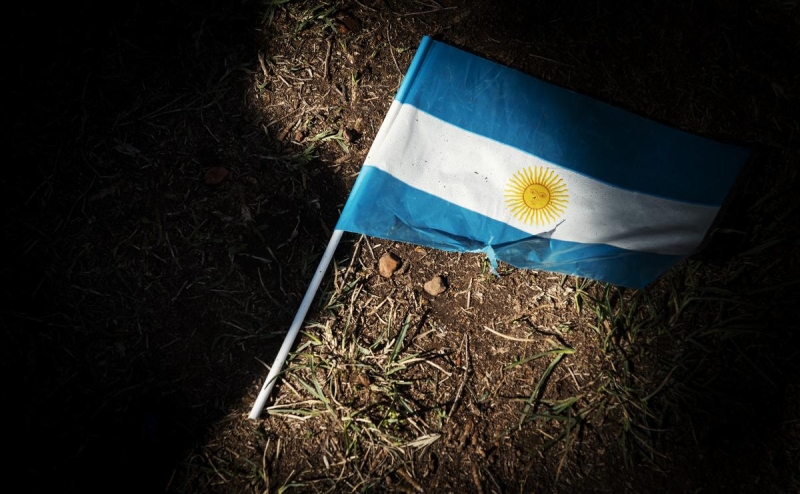 Аргентина начала отзывать ВНЖ у россиян, родивших и уехавших из страны