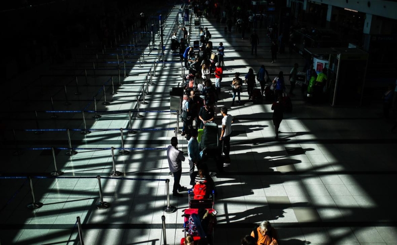 Аргентина разрешила въезд застрявшим в аэропорту беременным россиянкам