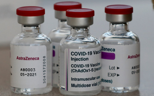 AstraZeneca адаптирует вакцину для борьбы со штаммом COVID-19 из ЮАР