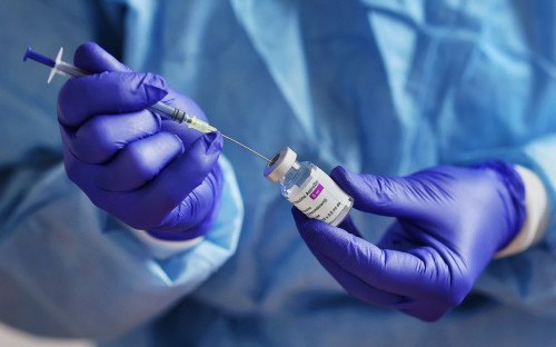 AstraZeneca сочла недоказанными данные о возникновении тромбов от вакц