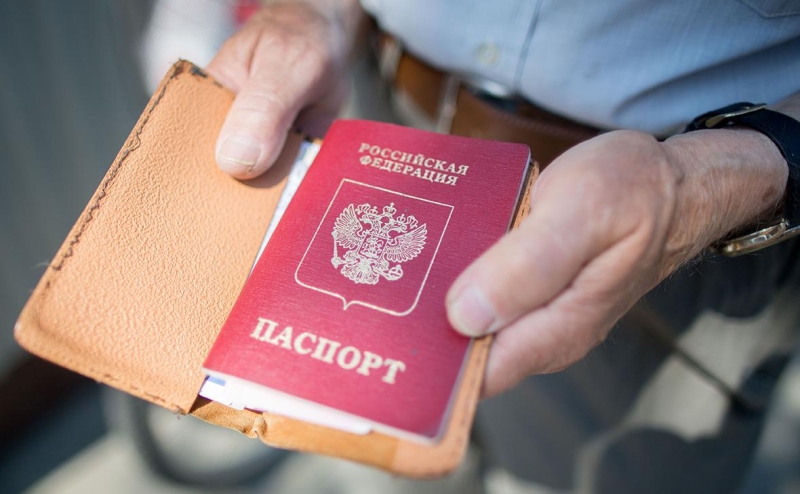 АТОР предупредил о &laquo;лавинообразной проблеме&raquo; с отъемом загранпаспортов