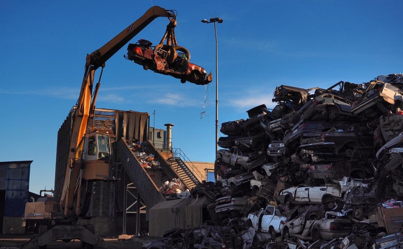 Автодилеры попросили у властей разъяснений о назначении утильсбора