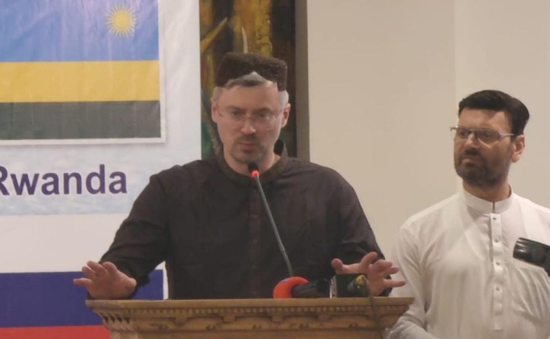 Автомобиль сопровождения российского посла в Пакистане подорвался на