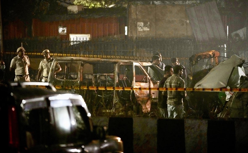 Автомобиль в Нью-Дели взорвал террорист-смертник