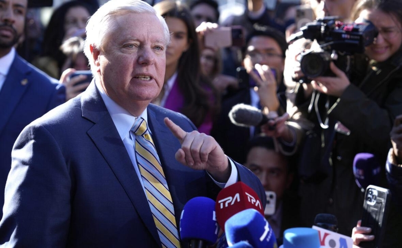 Автор сокрушительных санкций США обратился к &laquo;друзьям&nbsp;из&nbsp;России&raquo;