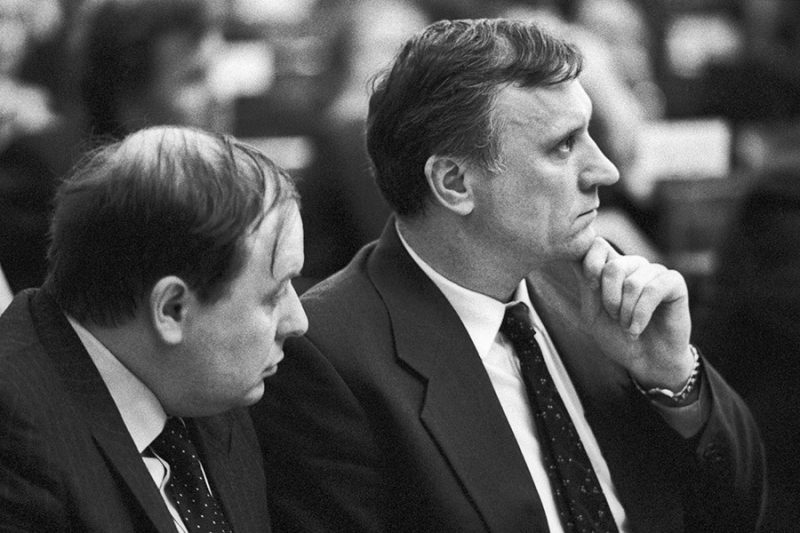 «Авторитет был абсолютно непререкаемым»: чем запомнился Геннадий Бурбулис