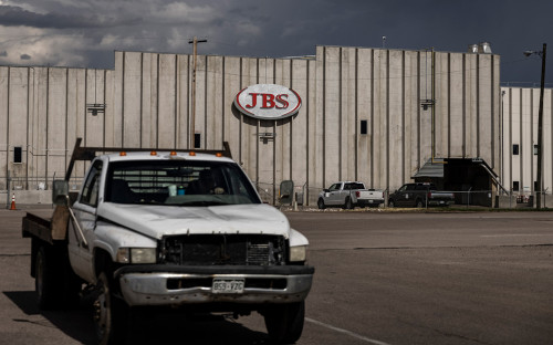 Байден не счел кибератаку на производителя мяса «проверкой» от Путина