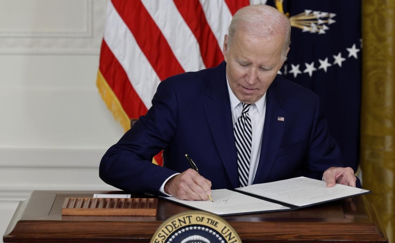 Байден пригрозил наложить вето на проект о помощи Израилю без Украины