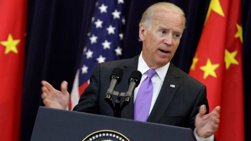 Байден впервые поговорил с Си Цзиньпином