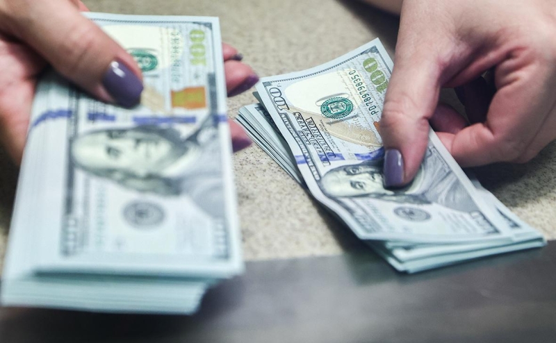 Банк России увеличит продажи валюты на внутреннем рынке в 10 раз