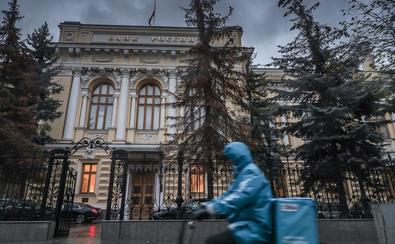 Банки предложили в разы снизить размер бесплатных переводов самому