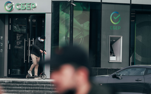 Банки смягчили требования к заемщикам при выдаче кредитов